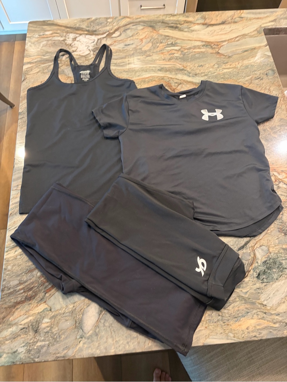 Girl’s Under Armour Black Tee, Avia Tank & 2 Sets Leggings Active Set